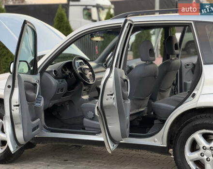 Серый Тойота РАВ 4, объемом двигателя 2 л и пробегом 180 тыс. км за 7000 $, фото 26 на Automoto.ua