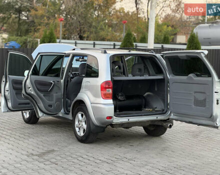 Серый Тойота РАВ 4, объемом двигателя 2 л и пробегом 180 тыс. км за 7000 $, фото 23 на Automoto.ua