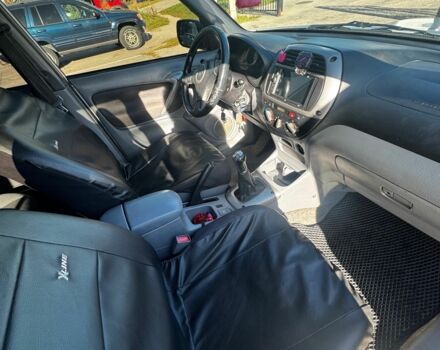 Серый Тойота РАВ 4, объемом двигателя 2 л и пробегом 359 тыс. км за 3800 $, фото 5 на Automoto.ua