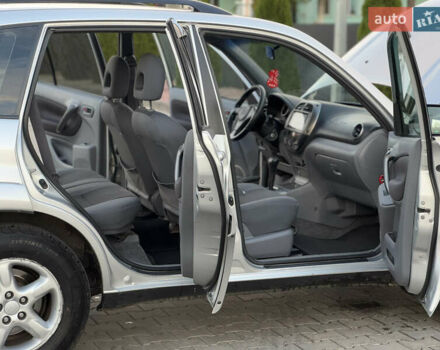 Серый Тойота РАВ 4, объемом двигателя 2 л и пробегом 180 тыс. км за 7000 $, фото 35 на Automoto.ua