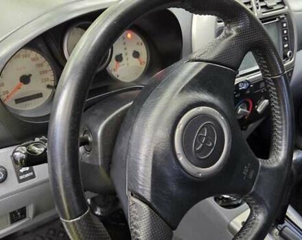 Сірий Тойота РАВ 4, об'ємом двигуна 2 л та пробігом 340 тис. км за 5555 $, фото 16 на Automoto.ua