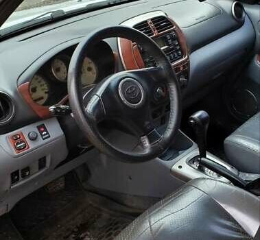 Серый Тойота РАВ 4, объемом двигателя 2 л и пробегом 325 тыс. км за 5999 $, фото 9 на Automoto.ua