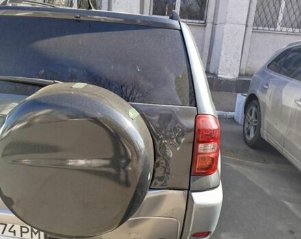 Серый Тойота РАВ 4, объемом двигателя 2 л и пробегом 300 тыс. км за 4100 $, фото 3 на Automoto.ua