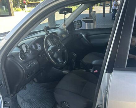 Сірий Тойота РАВ 4, об'ємом двигуна 2 л та пробігом 311 тис. км за 5700 $, фото 8 на Automoto.ua