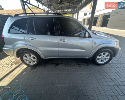 Сірий Тойота РАВ 4, об'ємом двигуна 2 л та пробігом 311 тис. км за 5700 $, фото 4 на Automoto.ua