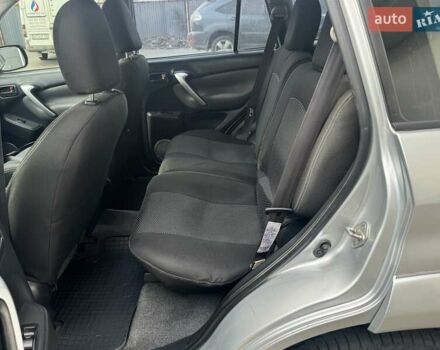 Серый Тойота РАВ 4, объемом двигателя 2 л и пробегом 187 тыс. км за 7700 $, фото 63 на Automoto.ua