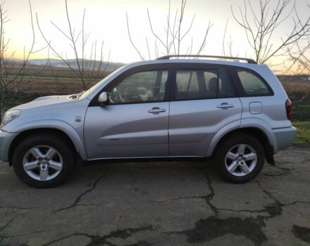 Серый Тойота РАВ 4, объемом двигателя 2 л и пробегом 320 тыс. км за 3800 $, фото 2 на Automoto.ua