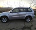 Серый Тойота РАВ 4, объемом двигателя 2 л и пробегом 320 тыс. км за 3800 $, фото 2 на Automoto.ua