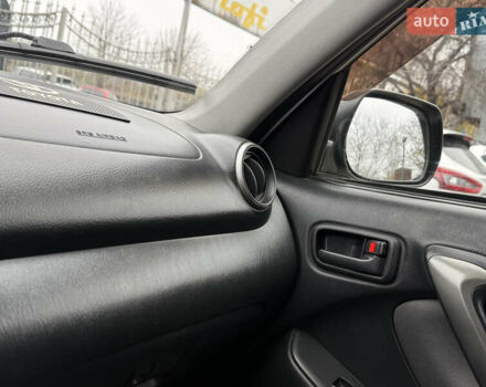 Сірий Тойота РАВ 4, об'ємом двигуна 2 л та пробігом 210 тис. км за 6999 $, фото 20 на Automoto.ua