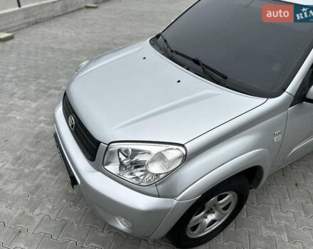 Серый Тойота РАВ 4, объемом двигателя 2 л и пробегом 286 тыс. км за 6200 $, фото 12 на Automoto.ua