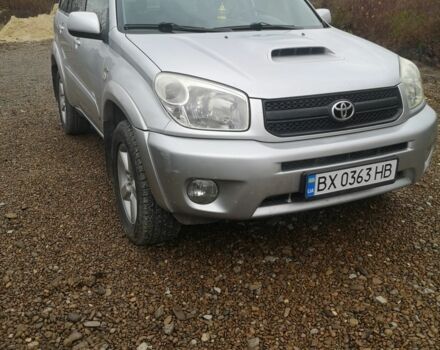 Серый Тойота РАВ 4, объемом двигателя 2 л и пробегом 241 тыс. км за 7000 $, фото 1 на Automoto.ua