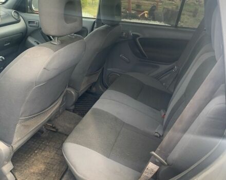 Серый Тойота РАВ 4, объемом двигателя 2 л и пробегом 360 тыс. км за 3500 $, фото 5 на Automoto.ua