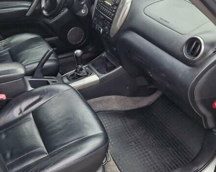 Серый Тойота РАВ 4, объемом двигателя 2 л и пробегом 265 тыс. км за 6000 $, фото 15 на Automoto.ua