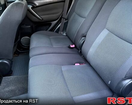 Серый Тойота РАВ 4, объемом двигателя 2 л и пробегом 270 тыс. км за 6300 $, фото 11 на Automoto.ua