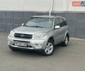 Серый Тойота РАВ 4, объемом двигателя 2 л и пробегом 187 тыс. км за 7700 $, фото 6 на Automoto.ua