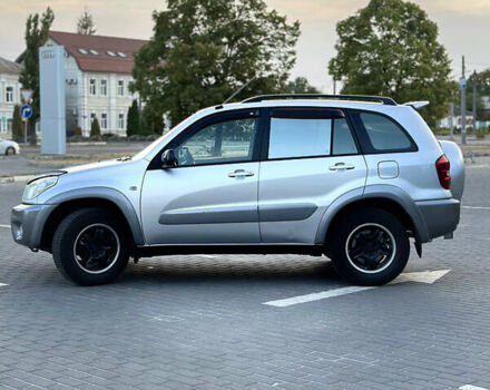 Серый Тойота РАВ 4, объемом двигателя 2 л и пробегом 160 тыс. км за 7900 $, фото 2 на Automoto.ua