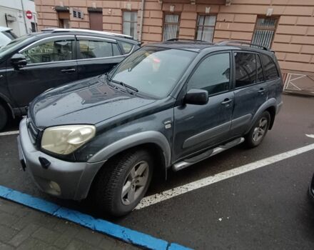 Серый Тойота РАВ 4, объемом двигателя 2 л и пробегом 209 тыс. км за 6700 $, фото 1 на Automoto.ua