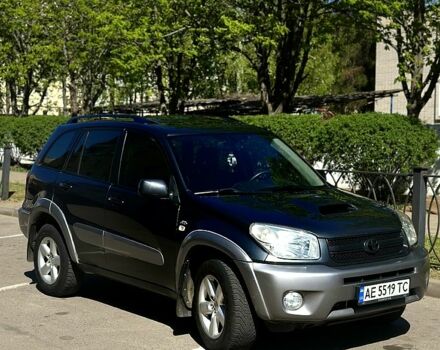 Серый Тойота РАВ 4, объемом двигателя 2 л и пробегом 350 тыс. км за 7500 $, фото 2 на Automoto.ua