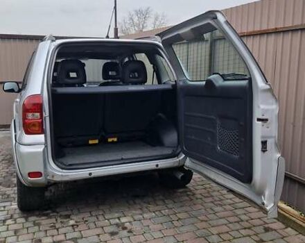 Серый Тойота РАВ 4, объемом двигателя 2 л и пробегом 265 тыс. км за 6000 $, фото 8 на Automoto.ua