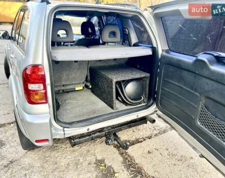 Серый Тойота РАВ 4, объемом двигателя 2 л и пробегом 173 тыс. км за 7900 $, фото 12 на Automoto.ua