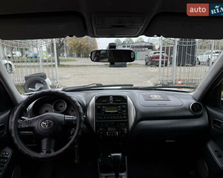 Сірий Тойота РАВ 4, об'ємом двигуна 2 л та пробігом 210 тис. км за 6999 $, фото 23 на Automoto.ua