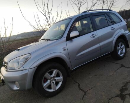 Серый Тойота РАВ 4, объемом двигателя 2 л и пробегом 320 тыс. км за 3800 $, фото 1 на Automoto.ua