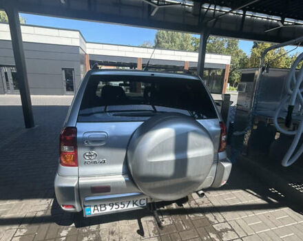 Сірий Тойота РАВ 4, об'ємом двигуна 2 л та пробігом 311 тис. км за 5700 $, фото 3 на Automoto.ua