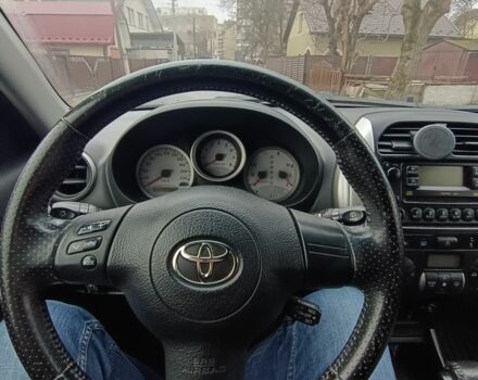 Серый Тойота РАВ 4, объемом двигателя 2 л и пробегом 209 тыс. км за 6700 $, фото 3 на Automoto.ua