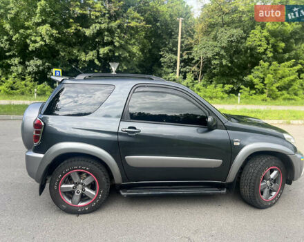 Серый Тойота РАВ 4, объемом двигателя 2 л и пробегом 160 тыс. км за 9000 $, фото 4 на Automoto.ua