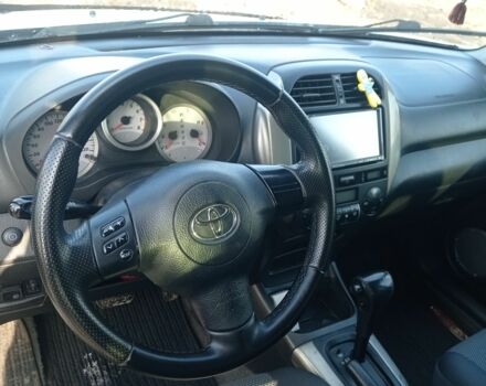 Серый Тойота РАВ 4, объемом двигателя 2 л и пробегом 266 тыс. км за 6900 $, фото 5 на Automoto.ua
