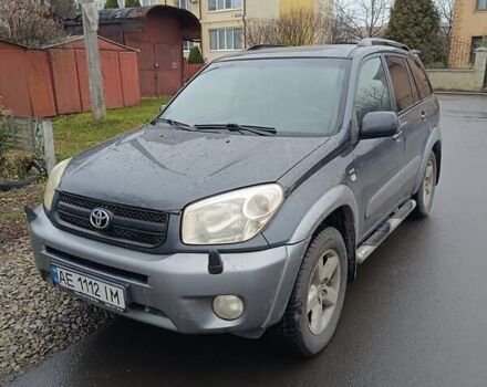 Серый Тойота РАВ 4, объемом двигателя 2 л и пробегом 209 тыс. км за 6700 $, фото 1 на Automoto.ua