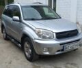 Серый Тойота РАВ 4, объемом двигателя 2 л и пробегом 301 тыс. км за 7100 $, фото 1 на Automoto.ua