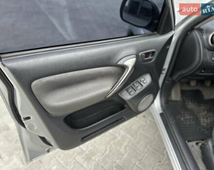 Серый Тойота РАВ 4, объемом двигателя 2 л и пробегом 286 тыс. км за 6200 $, фото 23 на Automoto.ua