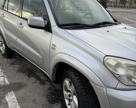 Сірий Тойота РАВ 4, об'ємом двигуна 2 л та пробігом 300 тис. км за 3785 $, фото 1 на Automoto.ua