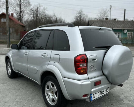Серый Тойота РАВ 4, объемом двигателя 2 л и пробегом 286 тыс. км за 6200 $, фото 4 на Automoto.ua