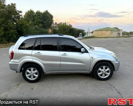 Серый Тойота РАВ 4, объемом двигателя 2 л и пробегом 270 тыс. км за 6300 $, фото 4 на Automoto.ua