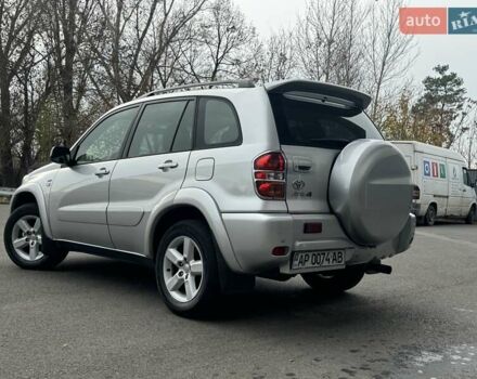 Серый Тойота РАВ 4, объемом двигателя 2 л и пробегом 187 тыс. км за 7700 $, фото 3 на Automoto.ua