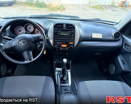 Серый Тойота РАВ 4, объемом двигателя 2 л и пробегом 270 тыс. км за 6300 $, фото 10 на Automoto.ua