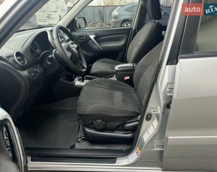 Серый Тойота РАВ 4, объемом двигателя 2 л и пробегом 187 тыс. км за 7700 $, фото 53 на Automoto.ua