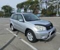 Серый Тойота РАВ 4, объемом двигателя 2 л и пробегом 160 тыс. км за 8400 $, фото 1 на Automoto.ua