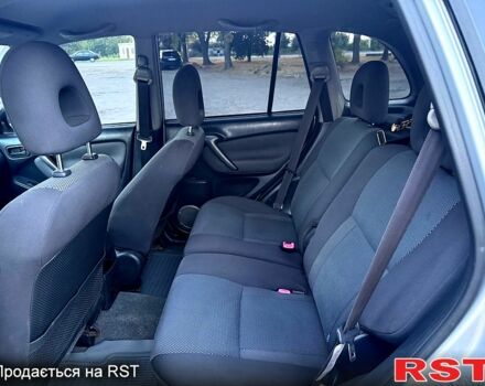 Серый Тойота РАВ 4, объемом двигателя 2 л и пробегом 270 тыс. км за 6300 $, фото 9 на Automoto.ua