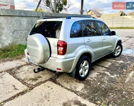 Серый Тойота РАВ 4, объемом двигателя 2 л и пробегом 173 тыс. км за 7900 $, фото 2 на Automoto.ua