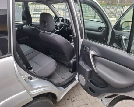 Серый Тойота РАВ 4, объемом двигателя 2 л и пробегом 100 тыс. км за 9500 $, фото 8 на Automoto.ua