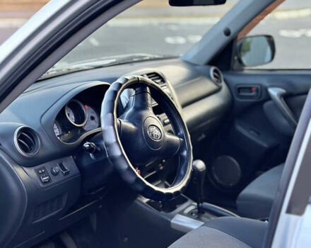 Серый Тойота РАВ 4, объемом двигателя 2 л и пробегом 180 тыс. км за 7900 $, фото 8 на Automoto.ua