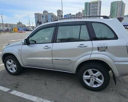 Серый Тойота РАВ 4, объемом двигателя 2 л и пробегом 160 тыс. км за 9000 $, фото 4 на Automoto.ua