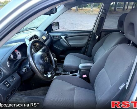 Серый Тойота РАВ 4, объемом двигателя 2 л и пробегом 270 тыс. км за 6300 $, фото 8 на Automoto.ua