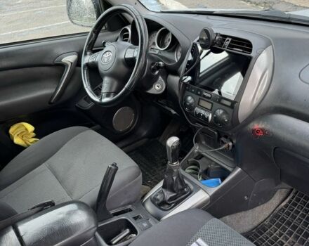 Сірий Тойота РАВ 4, об'ємом двигуна 2 л та пробігом 300 тис. км за 3785 $, фото 5 на Automoto.ua