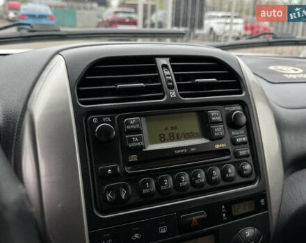 Сірий Тойота РАВ 4, об'ємом двигуна 2 л та пробігом 210 тис. км за 6999 $, фото 17 на Automoto.ua