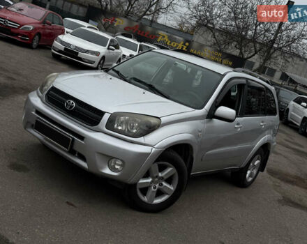 Сірий Тойота РАВ 4, об'ємом двигуна 2 л та пробігом 210 тис. км за 6999 $, фото 1 на Automoto.ua