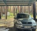 Серый Тойота РАВ 4, объемом двигателя 2 л и пробегом 491 тыс. км за 4100 $, фото 2 на Automoto.ua